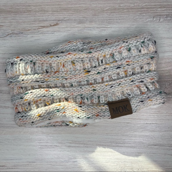 NWOT Ear Warmers - Picture 3 of 6